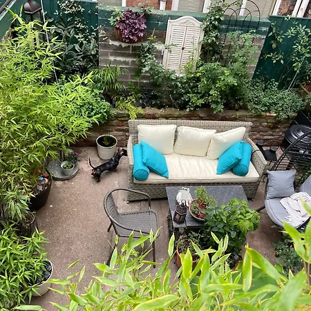 Charming & Central Pipe Lane House *